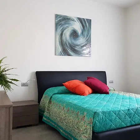 Yelay Apartments&holiday Lago Di Garda Raffa