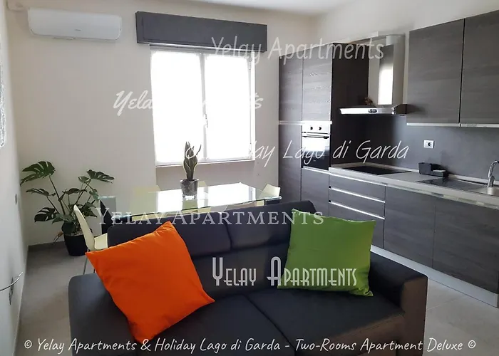 Yelay & Holiday Lago Di Garda Apartment Raffa